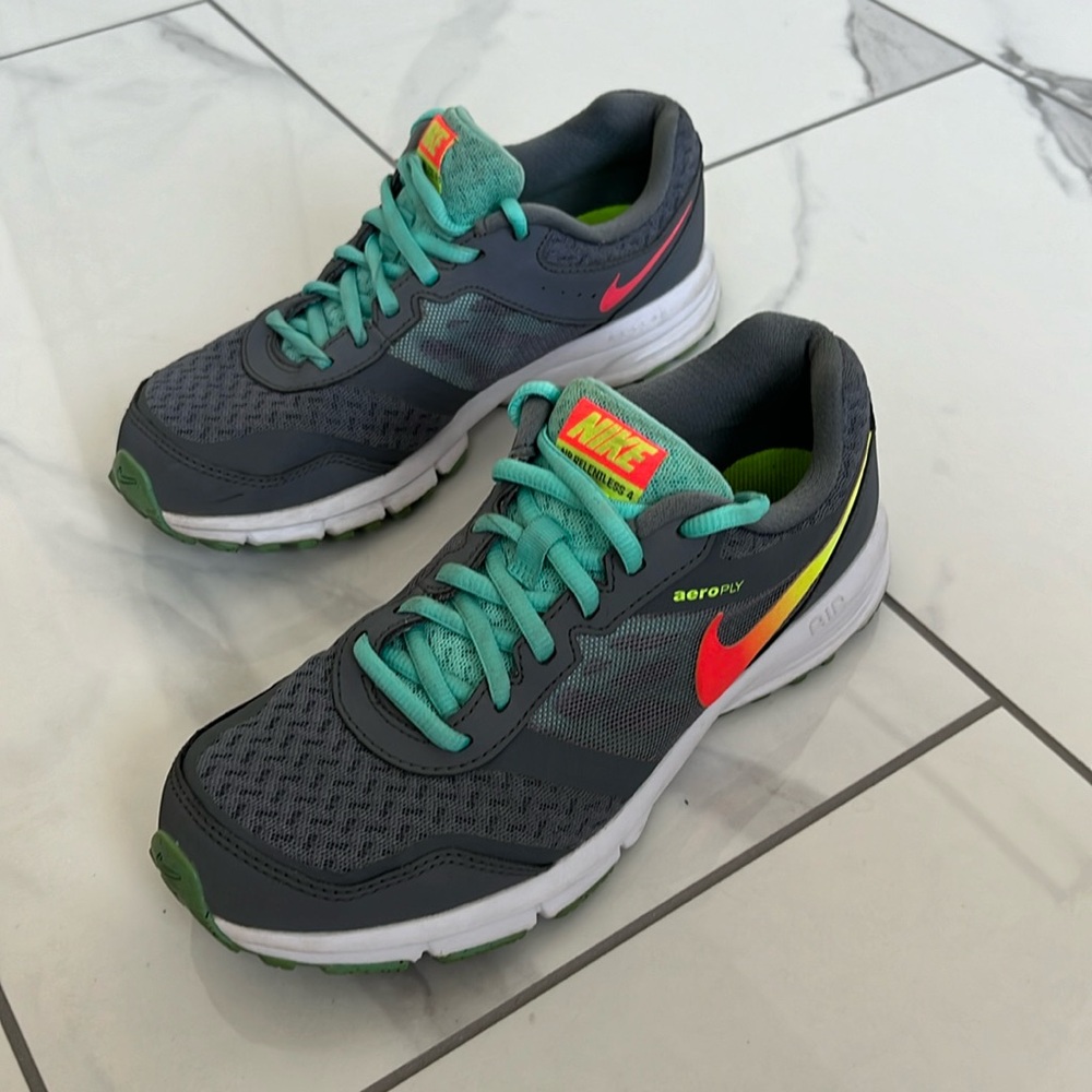 Nike Air Rentless 4 shoes - Women’s 7